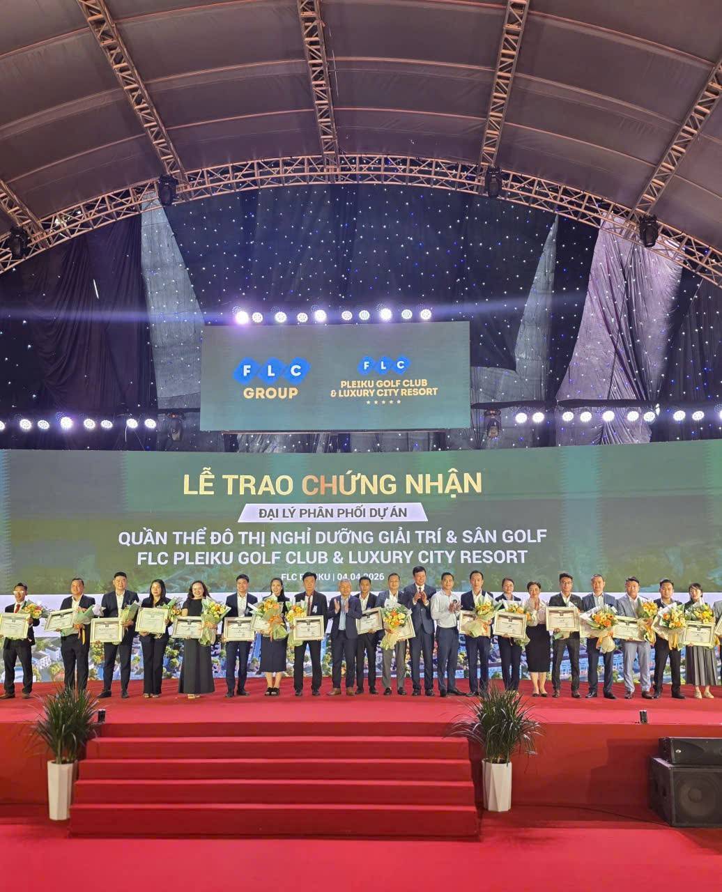 Các đại biểu tham dự lễ khởi công sân golf FLC Gia Lai – dự án hơn 1.150 tỷ đồng