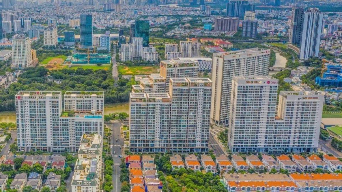 Đòn bẩy tài chính xoay chiều tại chủ sở hữu khu đô thị Phú Mỹ Hưng: Tái cơ cấu hay “bình mới rượu cũ”?