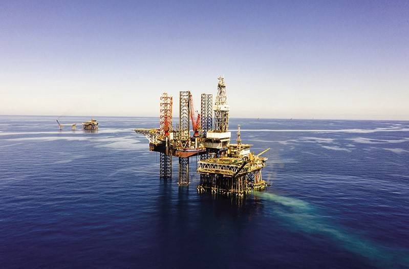 OPEC+ tăng hạn ngạch từ tháng 5, song dầu mỏ vẫn mắc kẹt vì Hormuz