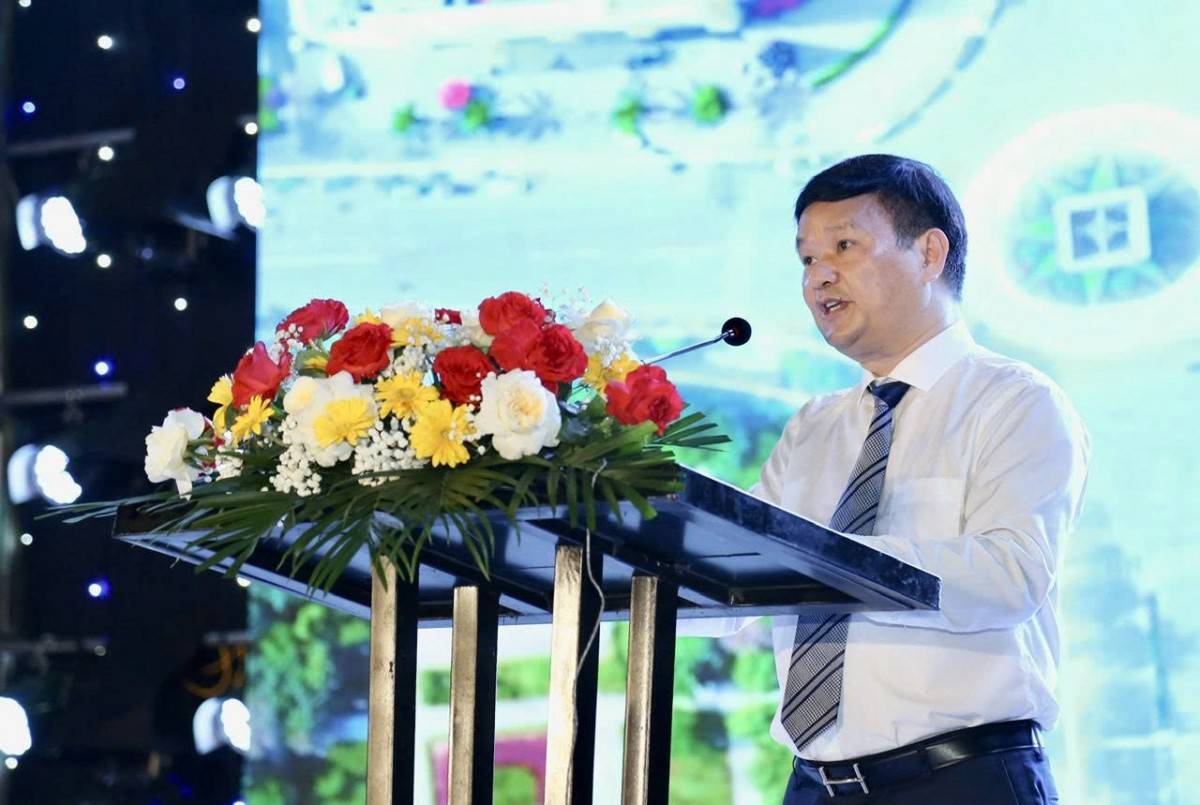 Ông Vũ Mạnh Hoàn Tổng Giám đốc Công ty Hưng Thịnh- Người đặt viên ghạch đầu tiên cho ý tưởng phố đi bộ.jpg