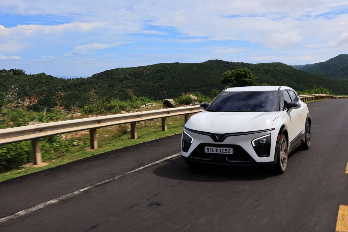 VinFast VF 7 khiến người dùng quyết gắn bó lâu dài: Cầm lái một lần là “dính”, chi phí nhẹ đi rõ rệt