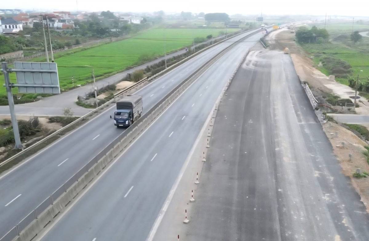 Cao tốc Cao Bồ – Mai Sơn tăng tốc cán đích, mở rộng 6 làn xe hiện đại