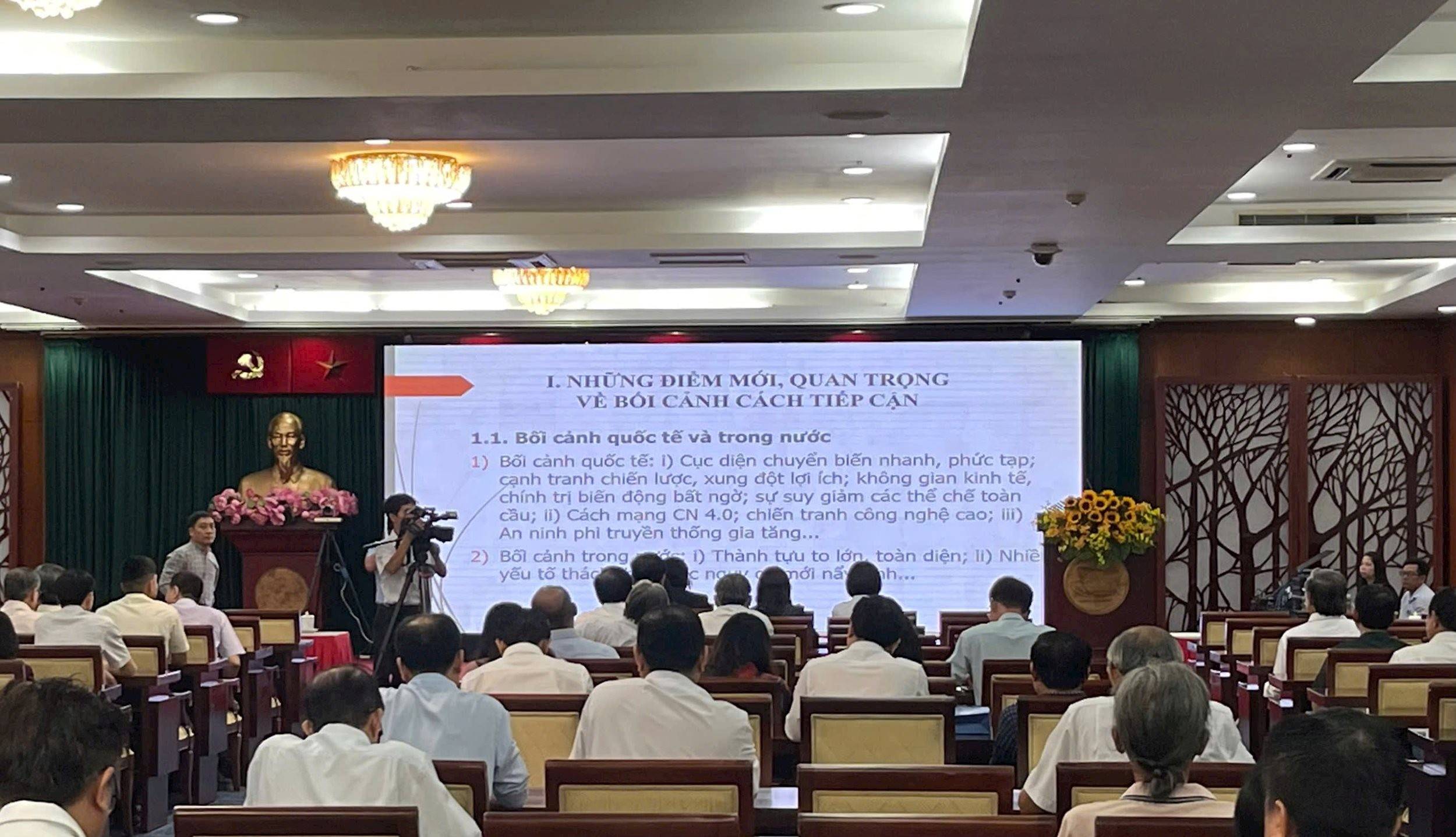 TP Hồ Chí Minh quán triệt Nghị quyết Đại hội XIV tới đội ngũ báo chí, văn nghệ sĩ, trí thức