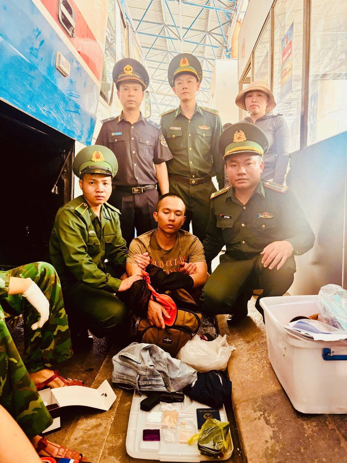 Hải quan siết kiểm soát biên giới, ngăn chặn buôn lậu xăng dầu và hàng cấm