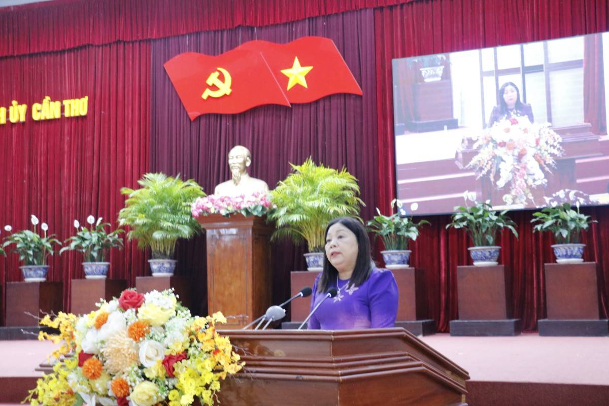 Cần Thơ: Khen thưởng gần 800 tập thể, cá nhân trong tổ chức bầu cử nhiệm kỳ 2026 - 2031 Chiều 7/4, Ủy ban Bầu cử TP Cần Thơ tổ chức Hội nghị tổng kết công tác bầu cử đại biểu Quốc hội khóa XVI và đại biểu HĐND các cấp nhiệm kỳ 2026 – 2031, ghi nhận nhiều kết quả nổi bật, đặc biệt trong công tác thông tin, tuyên truyền và cùng với sự đóng góp thành công của nhiều cá nhân và tập thể Theo báo cáo tại hội nghị, toàn thành phố đã triển khai hơn 4.790 tin, bài, phóng sự, chương trình tuyên truyền trên