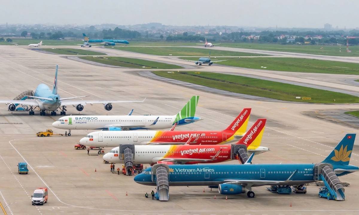 Giá vé máy bay tăng mạnh do áp lực nhiên liệu và tỷ giá toàn cầu