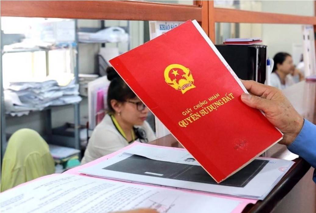 Khi huyết mạch của nền kinh tế chảy quá mạnh vào đất đai, câu hỏi đặt ra là chúng ta đang phát triển, hay đang chôn vốn một cách có hệ thống trong tài sản bảo đảm?