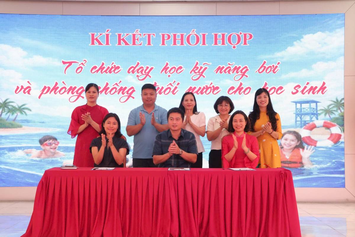 Lan tỏa kỹ năng sinh tồn từ làn nước xanh: TP Hải Phòng đưa dạy bơi an toàn vào trường học