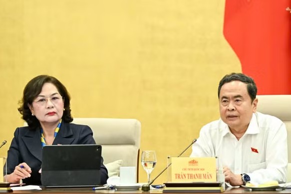 Ủy ban Thường vụ Quốc hội thống nhất trình phương án thuế 0 đồng với xăng dầu