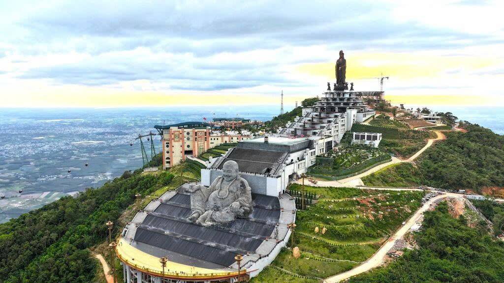 Núi Bà Đen, tỉnh Tây Ninh.