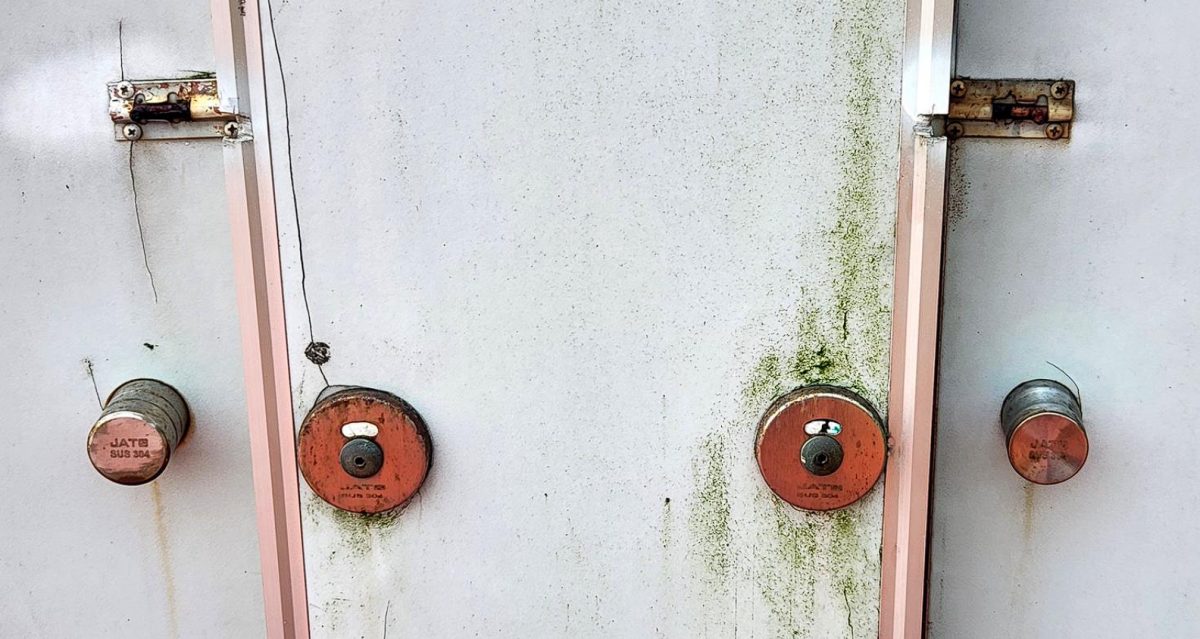 Quảng Trị: Công trình bãi tắm đóng cửa lãng phí, xuống cấp giữa mùa du lịch biển