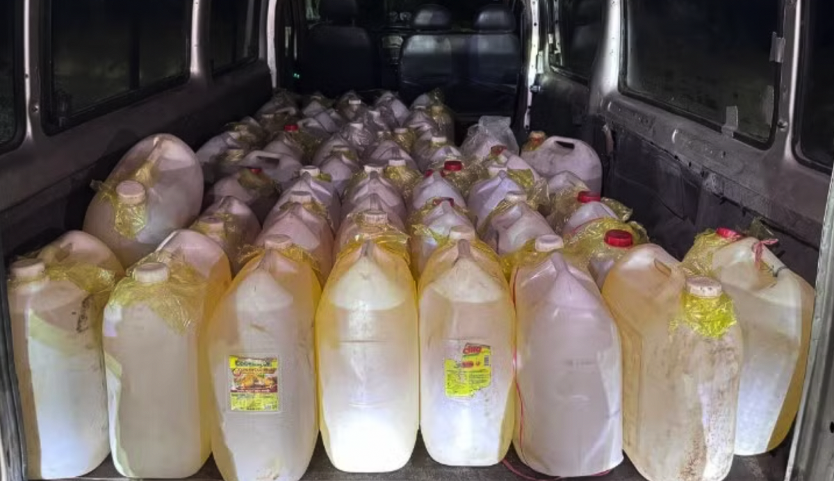 Quảng Trị: Phát hiện khoảng 1.900 lít nhiên liệu vận chuyển trái phép ra biên giới