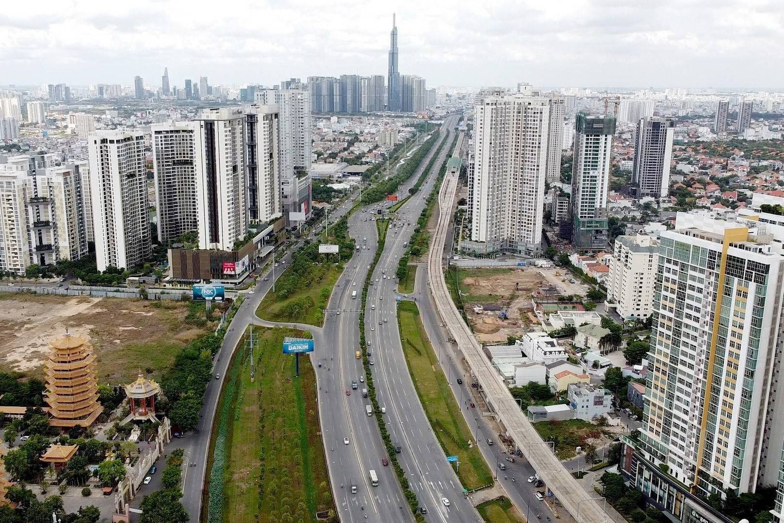 Bất động sản TP.HCM quý II/2026: Thị trường “nín thở” chờ lực cầu, giá vẫn chưa hạ nhiệt