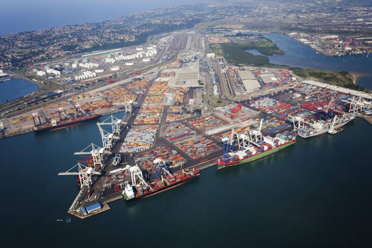 Cảng container Durban, Nam Phi. Chi phí logistics và hạ tầng vẫn là bài toán lớn với nhiều doanh nghiệp khi mở rộng hoạt động tại châu Phi.