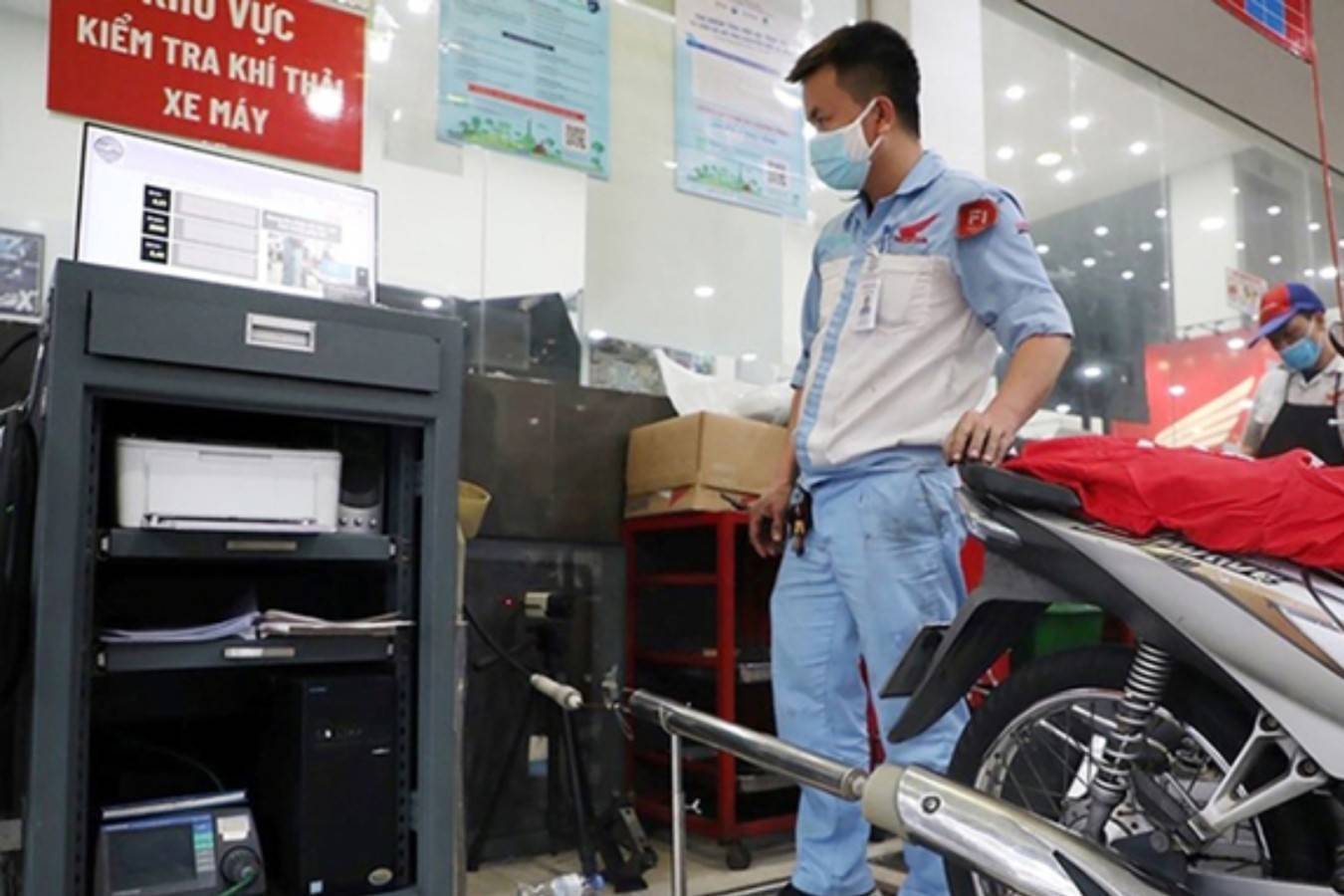 Bộ Xây dựng đề xuất miễn kiểm định khí thải trực tiếp với xe máy dưới 5 năm