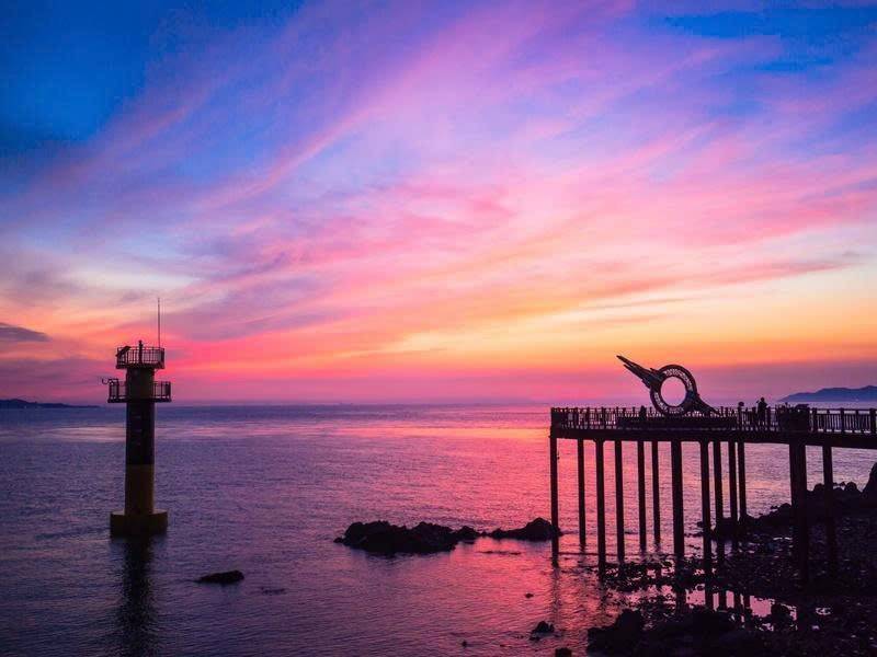 Daebudo là hòn đảo lớn nhất thuộc thành phố Ansan, nổi tiếng với vẻ đẹp hoang sơ và khí hậu trong lành. 