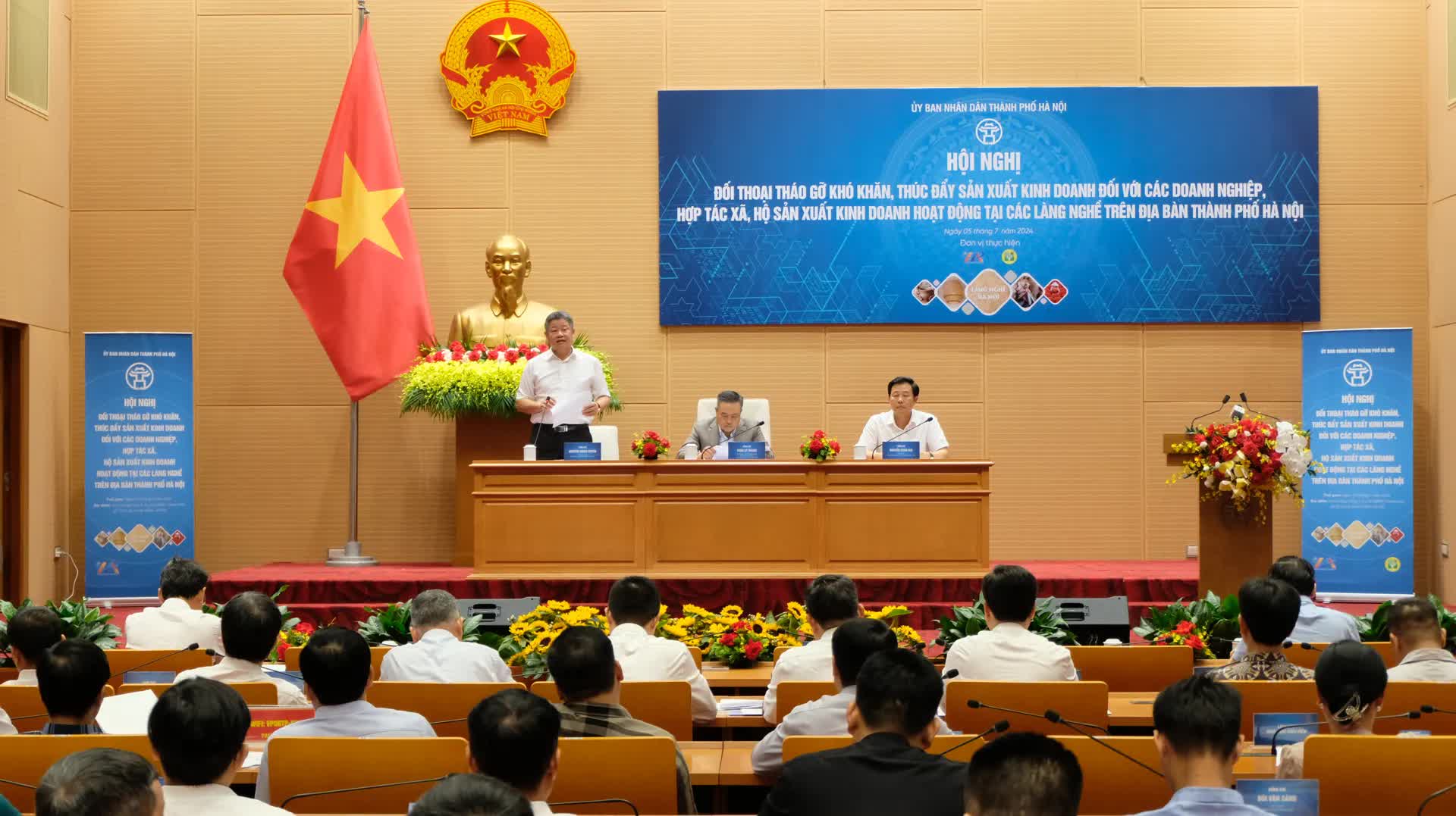 Hà Nội mở “kênh đối thoại trực tiếp”, tháo gỡ điểm nghẽn cho doanh nghiệp nhỏ và vừa