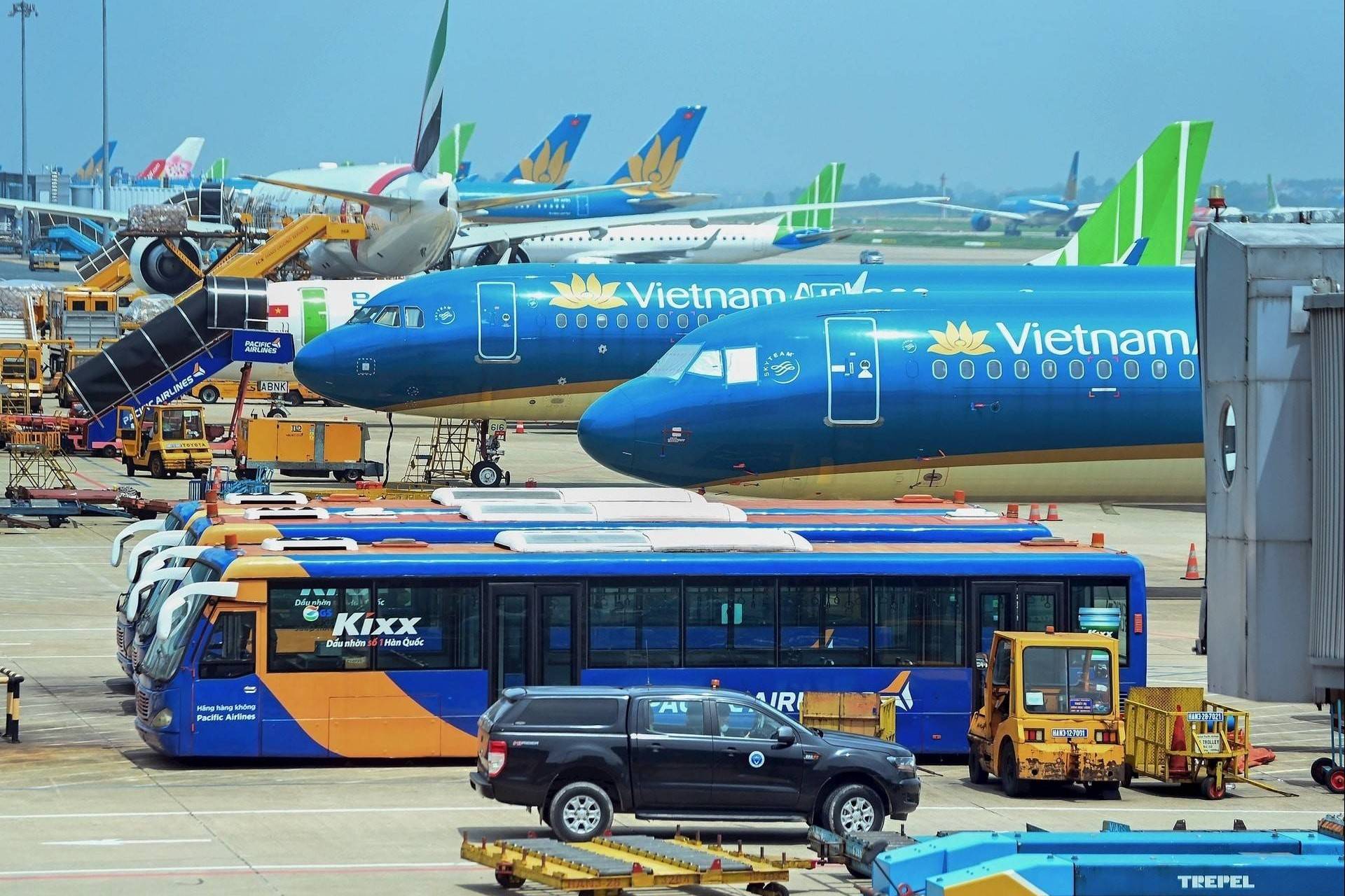 Áp lực chi phí leo thang, ngành hàng không tính toán giảm giá dịch vụ để “chia lửa” với hãng bay