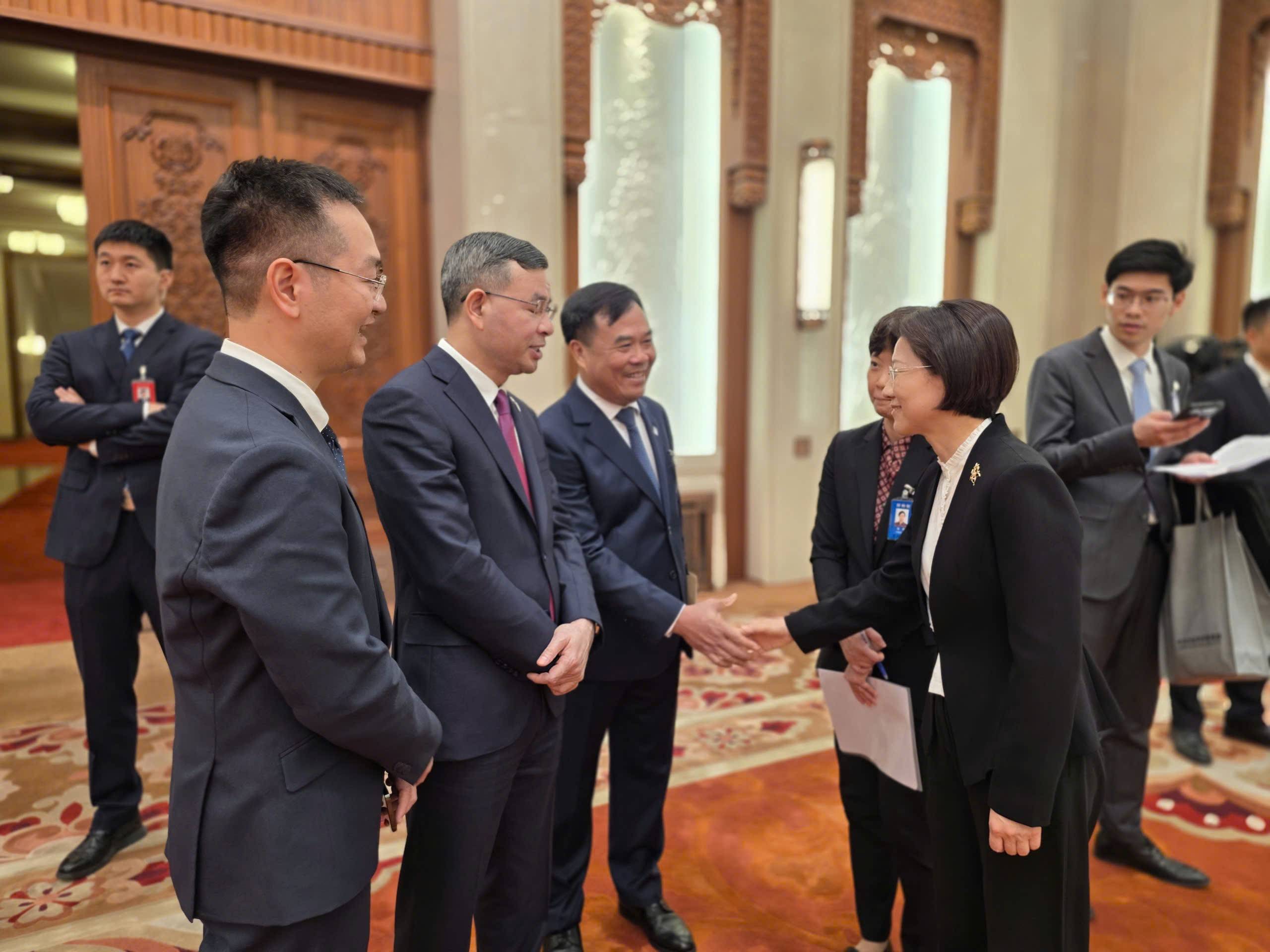 Việt Nam - Trung Quốc ký hiệp định hải quan mới, tăng tốc hợp tác kiểm soát thương mại và chống buôn lậu