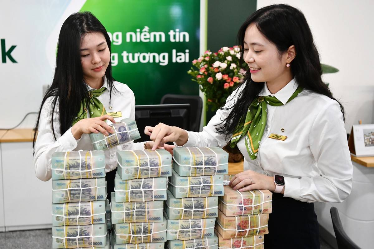 Lãi suất ngân hàng ngày 16/4/2026: Big4 đồng loạt giảm mạnh lần hai