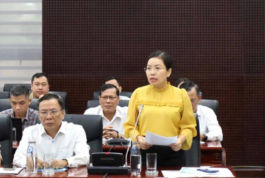 Giám đốc Sở Công Thương TP Lê Thị Kim Phương báo cáo tại buổi làm việc.