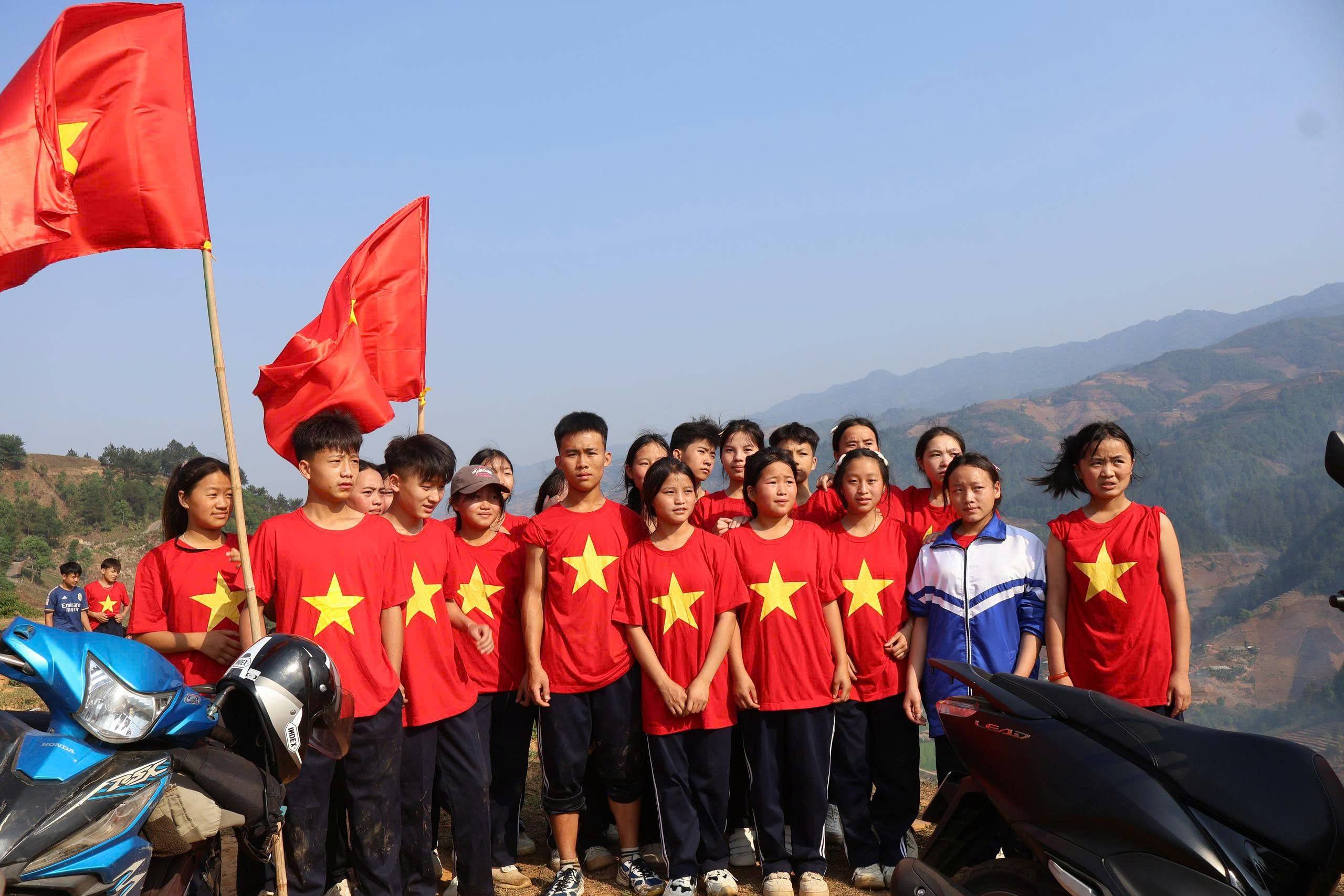 Giải chạy leo ruộng bậc thang Mù Cang Chải: Trải nghiệm độc bản giữa mùa nước đổ