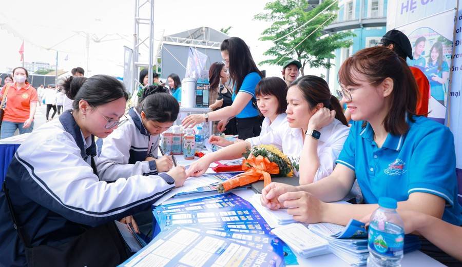 Hà Nội mở Ngày hội giáo dục nghề nghiệp quy mô 15.000 người, kết nối đào tạo với tuyển dụng