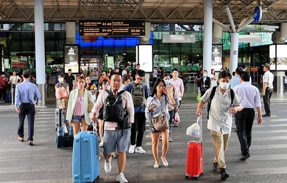 Nguồn cung chuyến bay được các hãng tăng thêm, giúp hành khách có nhiều lựa chọn hơn về thời gian bay và điểm đến dịp nghỉ lễ.