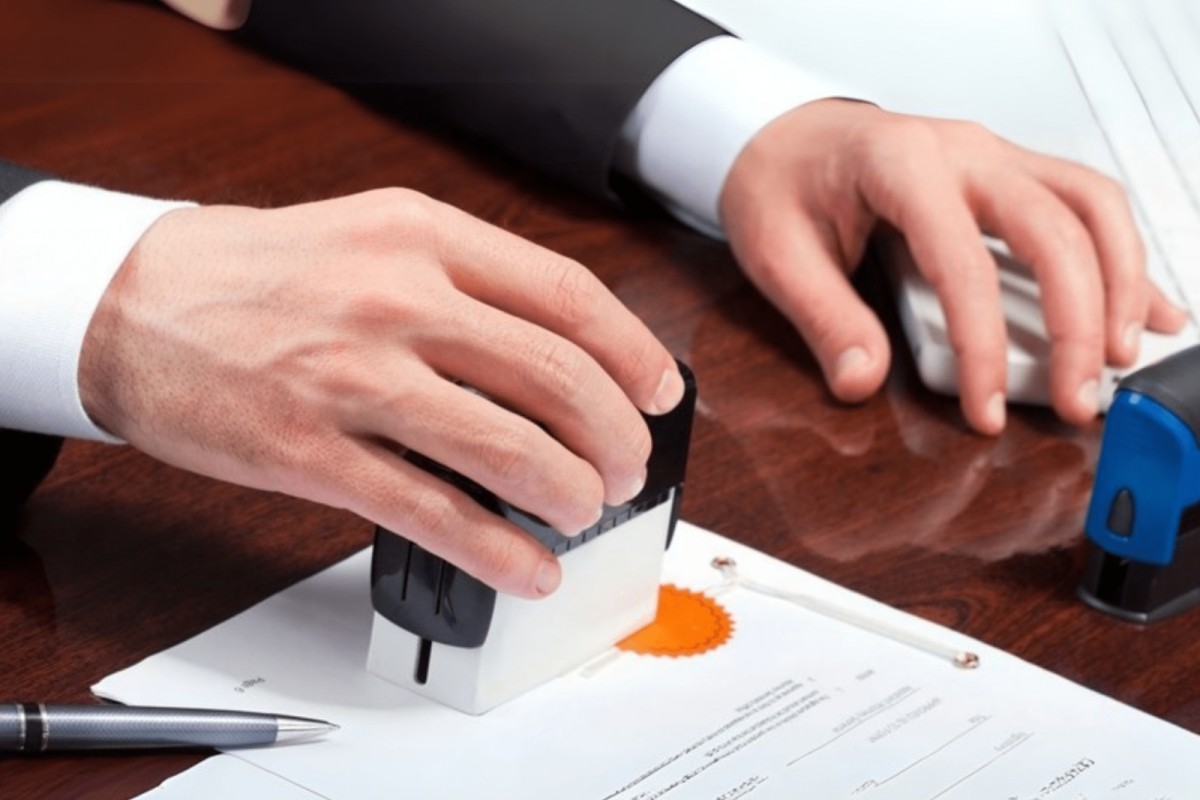 Bộ Tư pháp: Hợp đồng đặt cọc nhà đất không thuộc diện bắt buộc công chứng