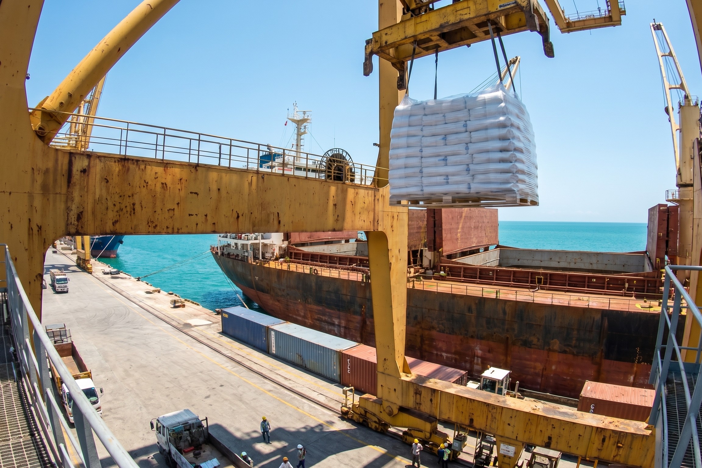 Xuất khẩu xi măng, clinker bứt tốc đầu năm: Gần 10 triệu tấn sau quý I