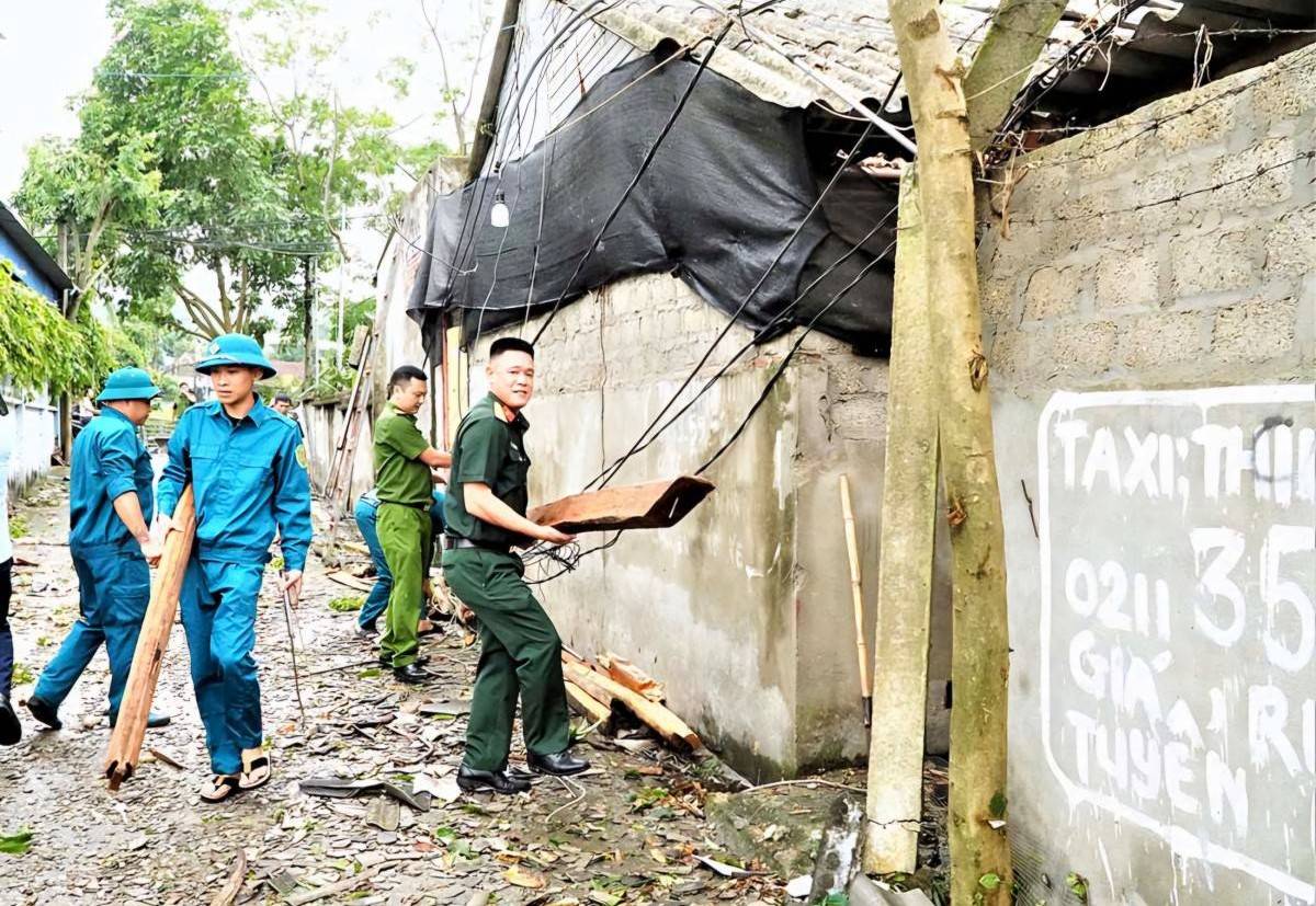 Mưa dông gây thiệt hại gần 200 nhà dân tại Phú Thọ