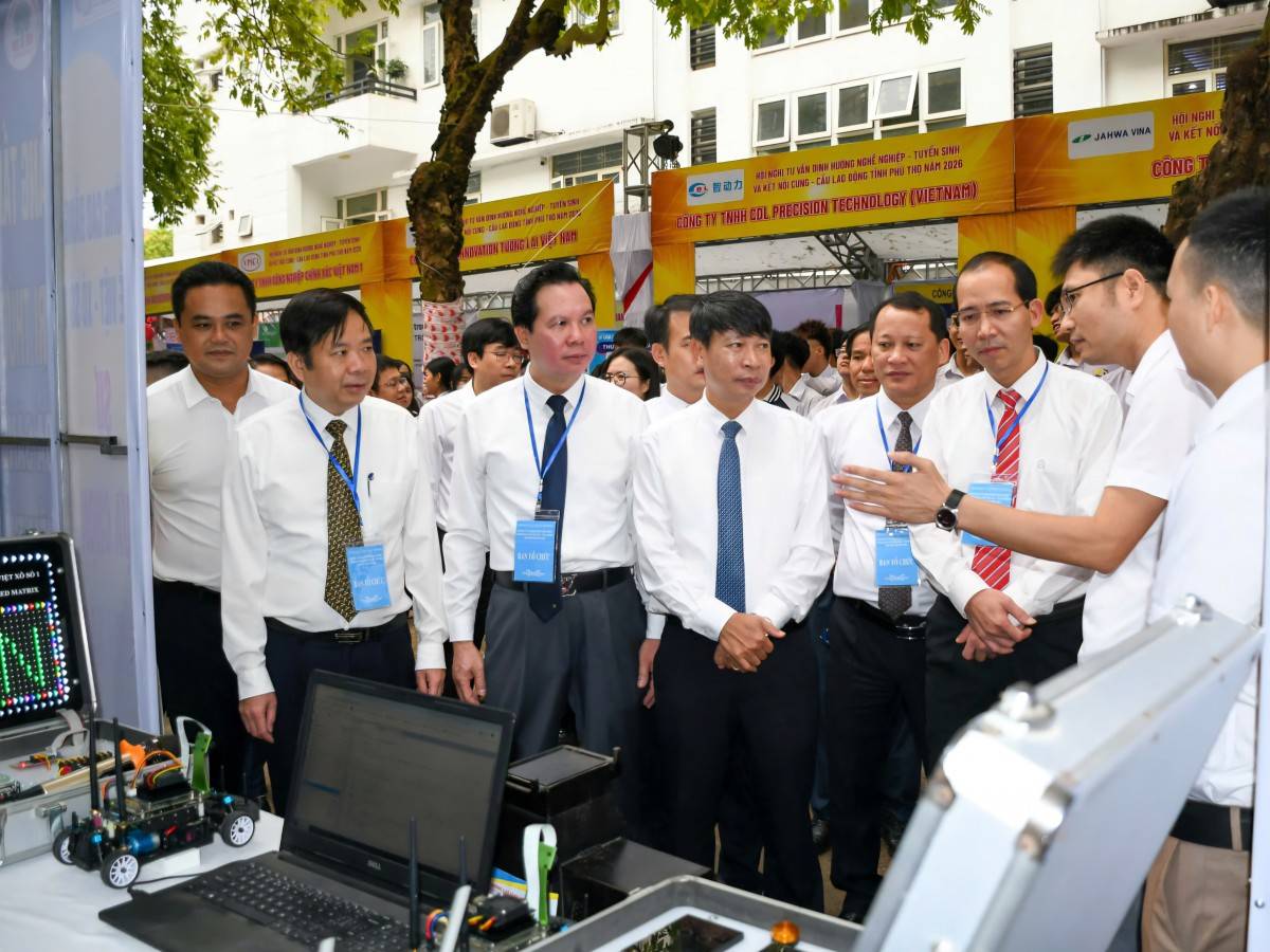 Phú Thọ: Gần 2000 học sinh tham gia kết nối đào tạo việc làm