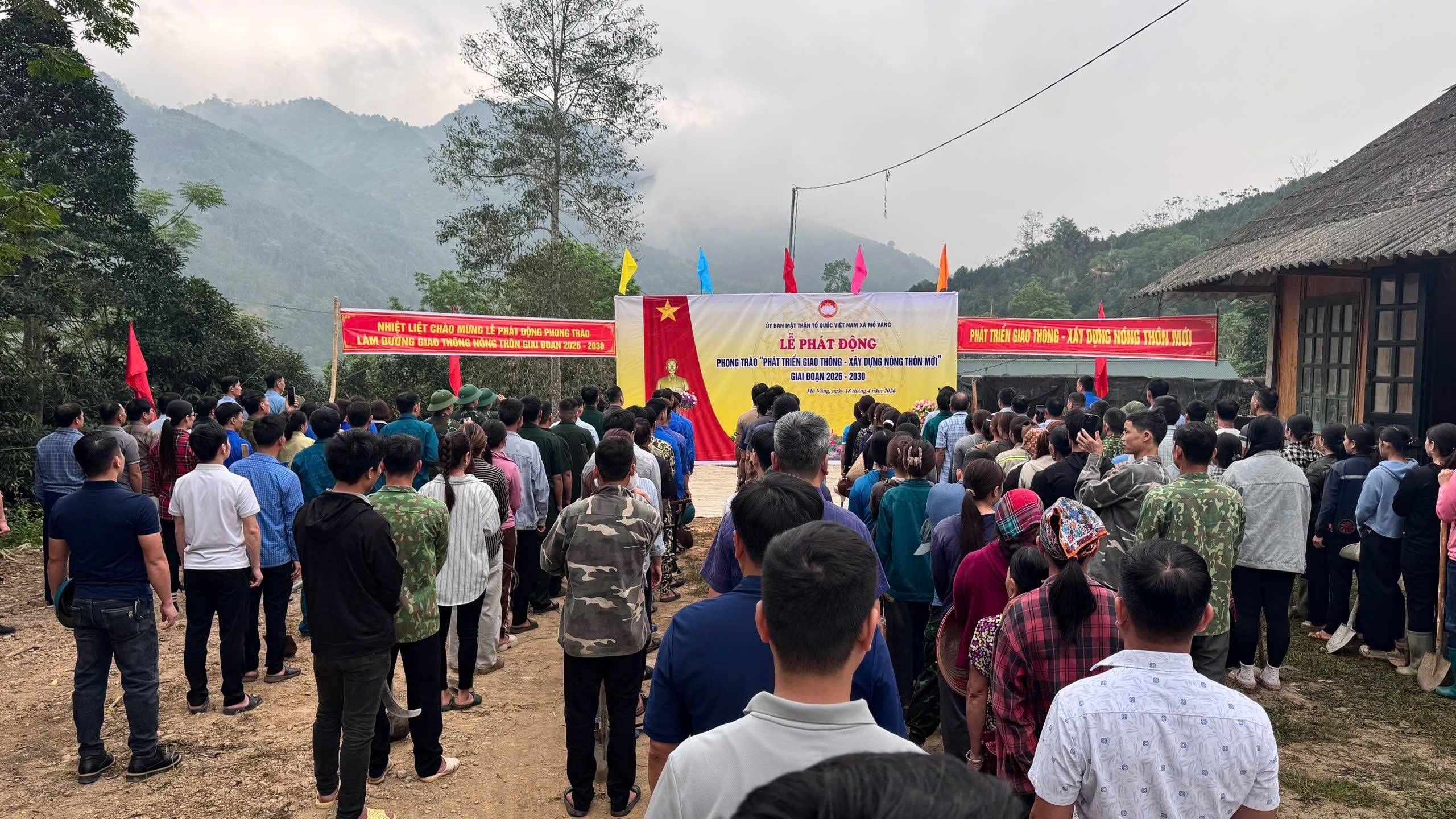 Lào Cai: Phong trào làm đường nông thôn ở Mỏ Vàng và bài học phát huy sức mạnh từ nhân dân