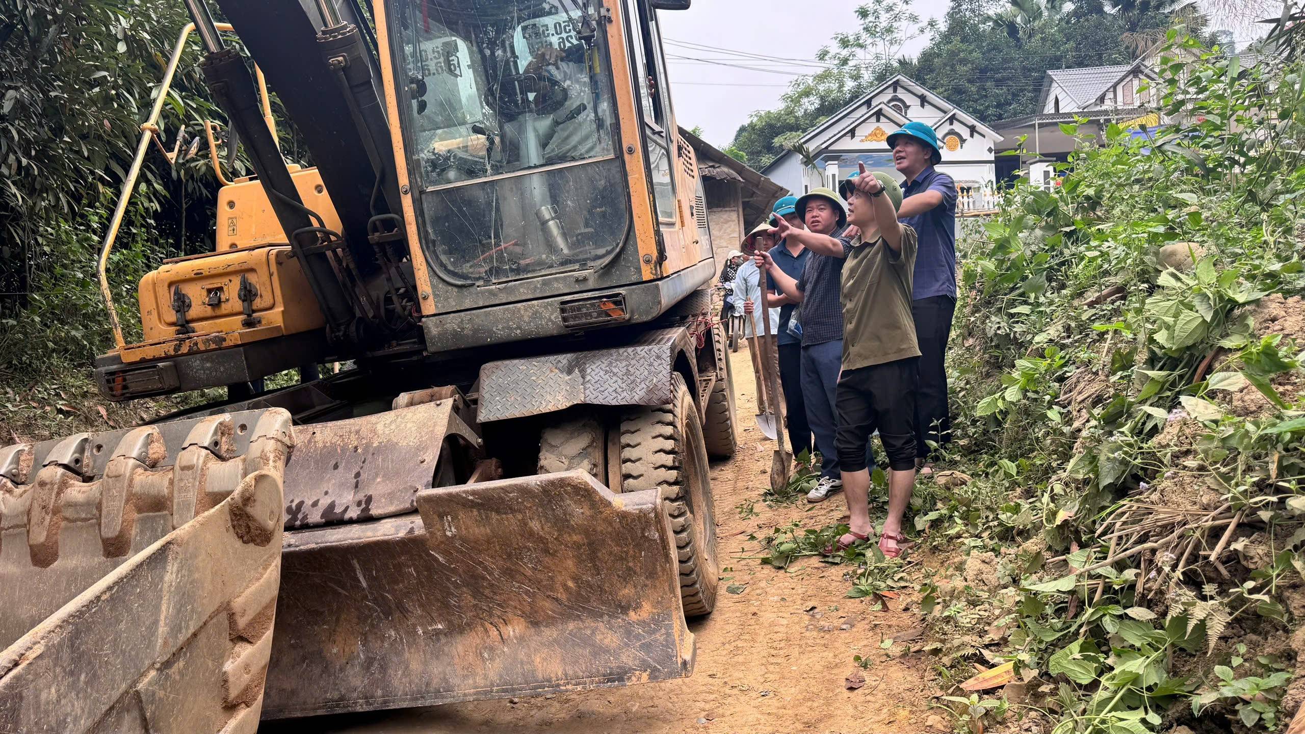 Lào Cai: Phong trào làm đường nông thôn ở Mỏ Vàng và bài học phát huy sức mạnh từ nhân dân