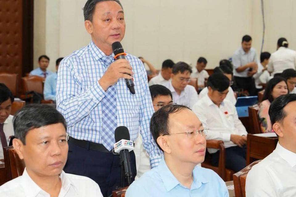 Hội đồng nhân dân TPHCM khai mạc kỳ họp thứ 2: Chuyển đổi phương thức đầu tư, không phải từ bỏ mục tiêu, mà là thay đổi cách làm