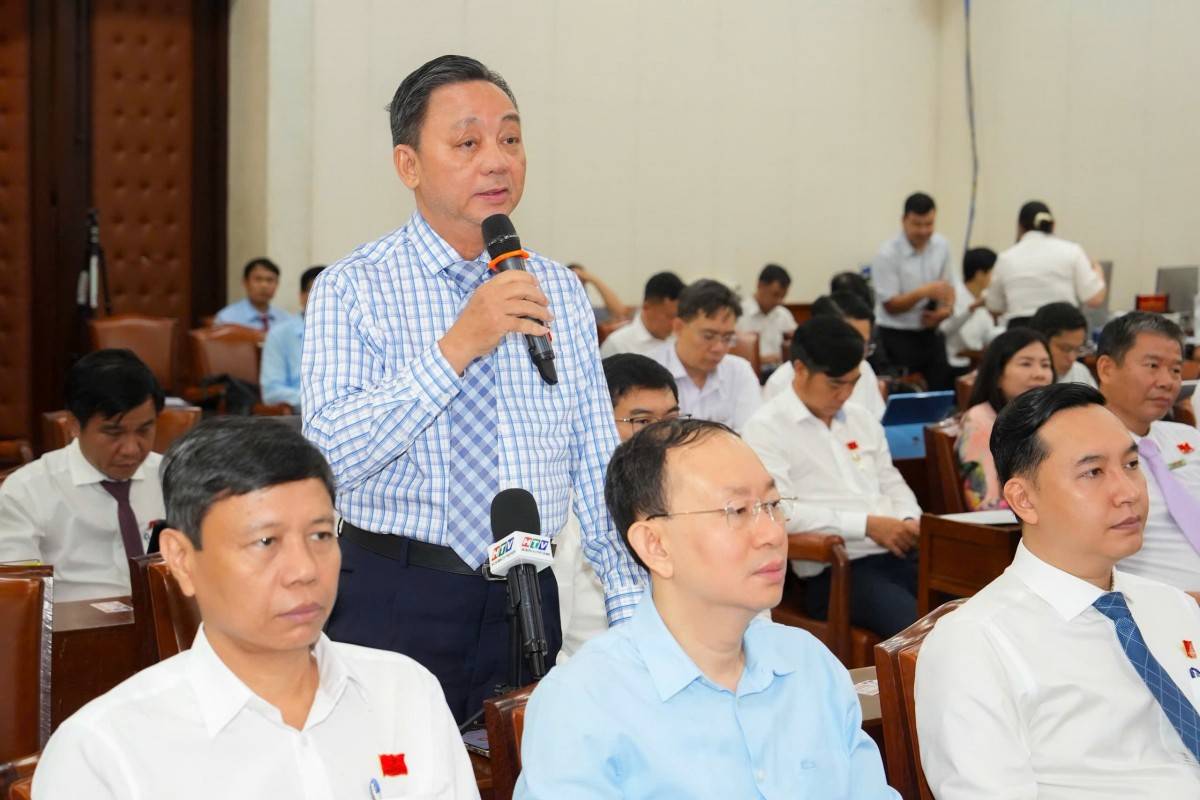 Hội đồng nhân dân TPHCM khai mạc kỳ họp thứ 2: Chuyển đổi phương thức đầu tư, không phải từ bỏ mục tiêu, mà là thay đổi cách làm