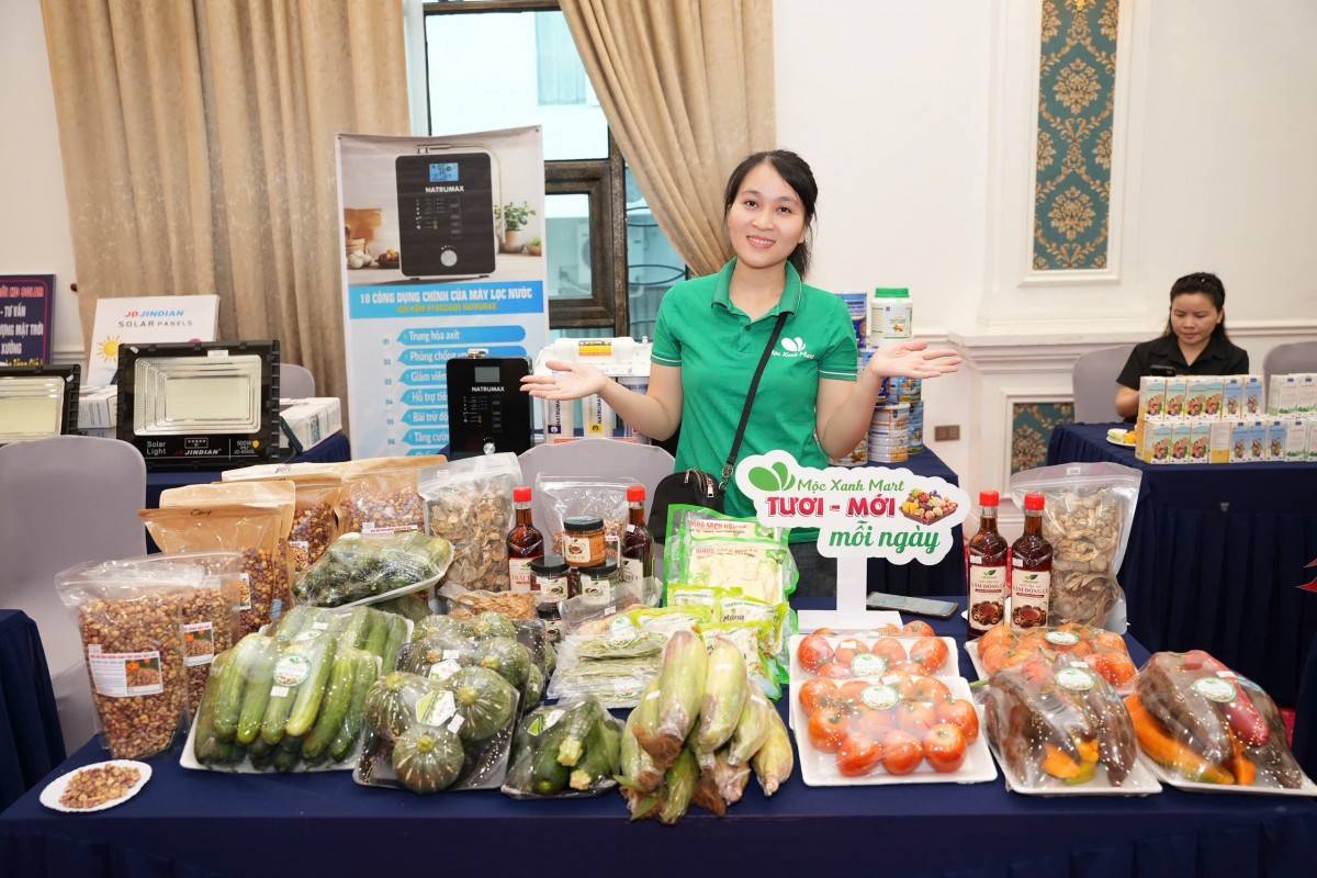 Các gian hàng trưng bày