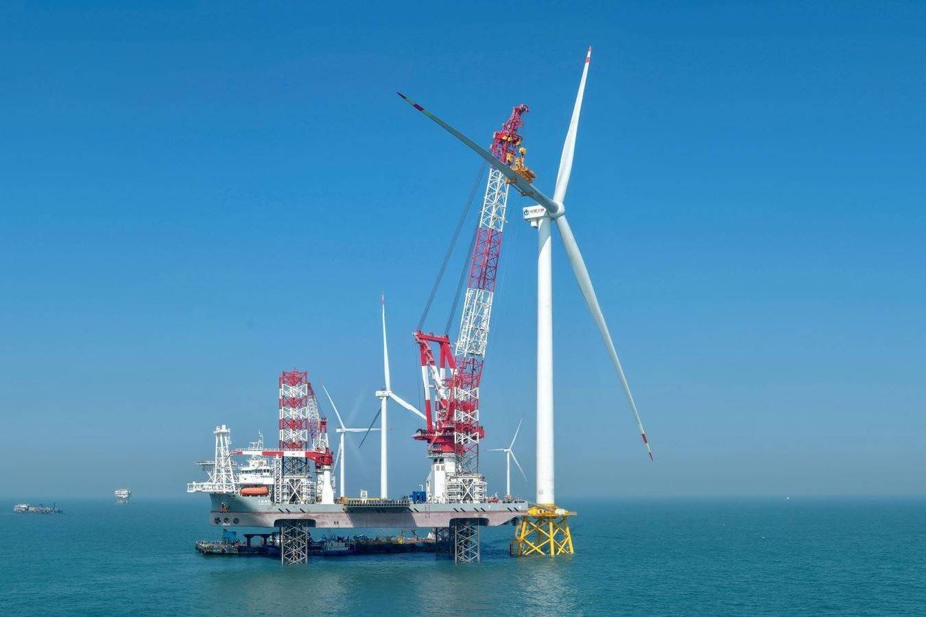 Điện gió ngoài khơi: “Mỏ vàng” năng lượng sạch và bài toán chính sách cho Việt Nam