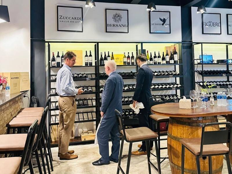 Quy trình bảo quản rượu vang chuyên nghiệp tại showroom The World Of Wine