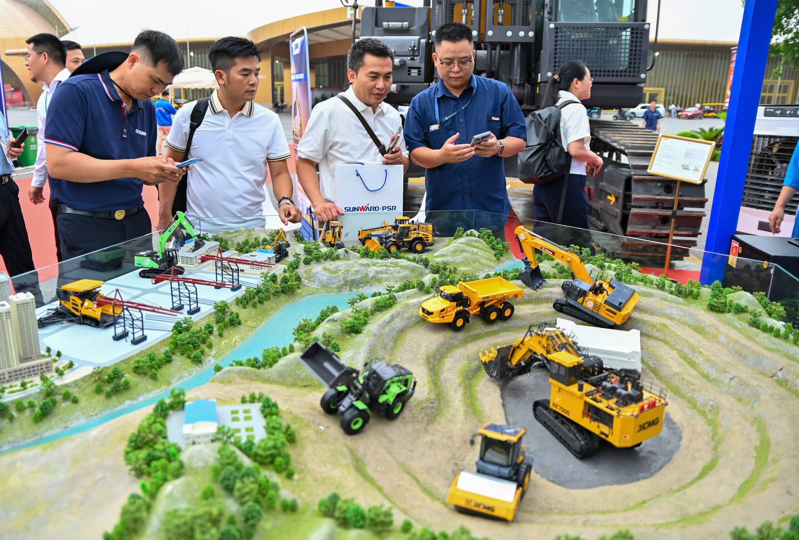 Khai mạc Mining & Construction Vietnam 2026: Kết nối công nghệ, thúc đẩy chuyển đổi xanh ngành mỏ – xây dựng