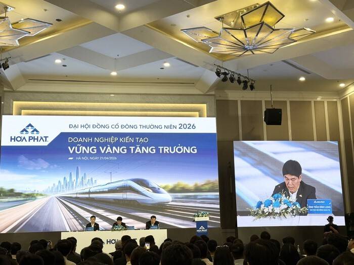 Chủ tịch Hoà Phát gửi thông điệp tới 300.000 cổ đông, đặt mục tiêu doanh thu kỷ lục 210.000 tỷ đồng