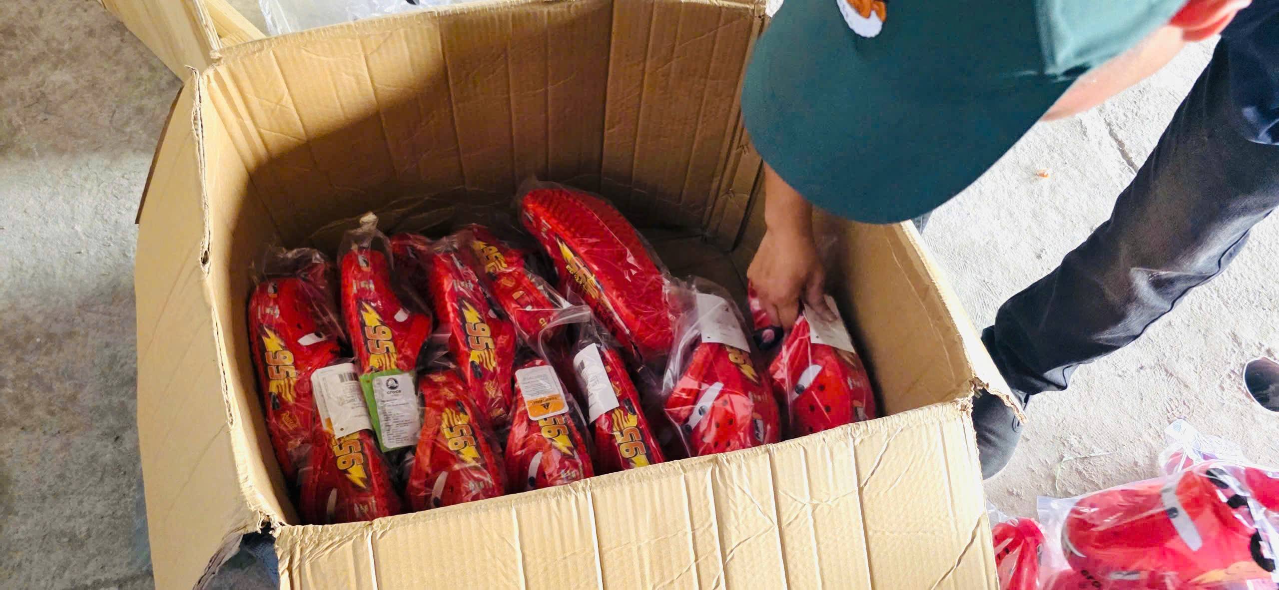 Hải quan phát hiện, ngăn chặn hơn 17.000 sản phẩm vi phạm về xuất xứ và ghi nhãn hàng hóa