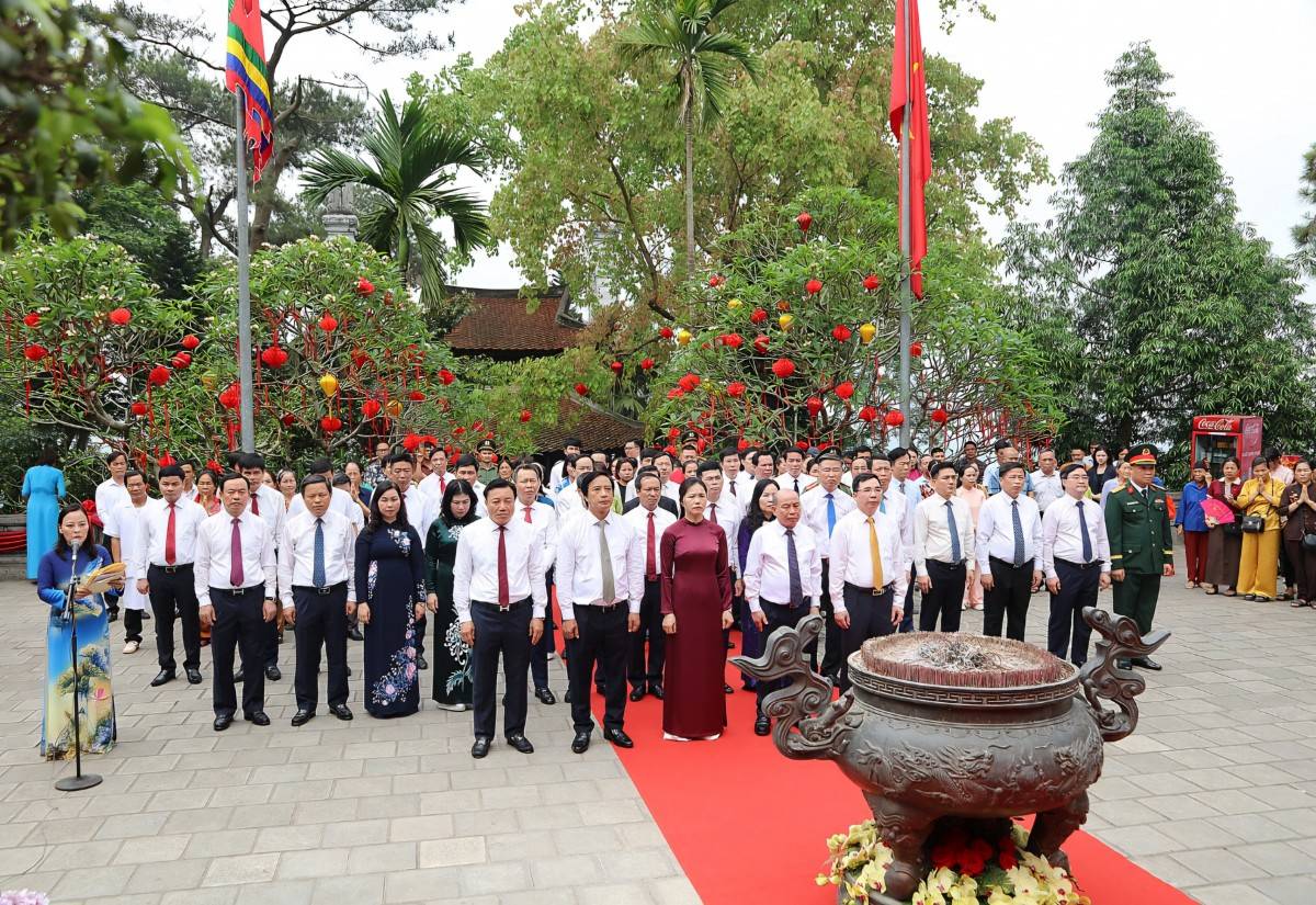 Phú Thọ dâng hương Quốc Tổ và Tổ Mẫu, lan tỏa đạo lý nguồn cội