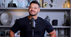 Doanh nhân Steven Bartlett biến “Nhật ký của Giám đốc” thành cuộc trò chuyện lôi cuốn hàng triệu người nghe