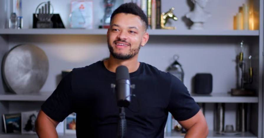 Được vinh danh trong danh sách Forbes 30 Under 30 châu Âu năm 2020, TIME100 Creators năm 2025 và The Powerlist – bảng xếp hạng những người Anh da màu có ảnh hưởng nhất năm 2026, Steven Bartlett được xem là một trong những tiếng nói tiêu biểu của nền kinh tế sáng tạo tại Anh.