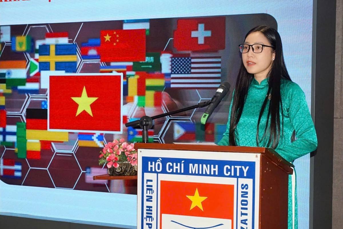  bà Hà Thanh – Ủy viên Đoàn Chủ tịch Liên hiệp các tổ chức hữu nghị Việt Nam, Chủ tịch Liên hiệp các tổ chức hữu nghị TP. Hồ Chí Minh 