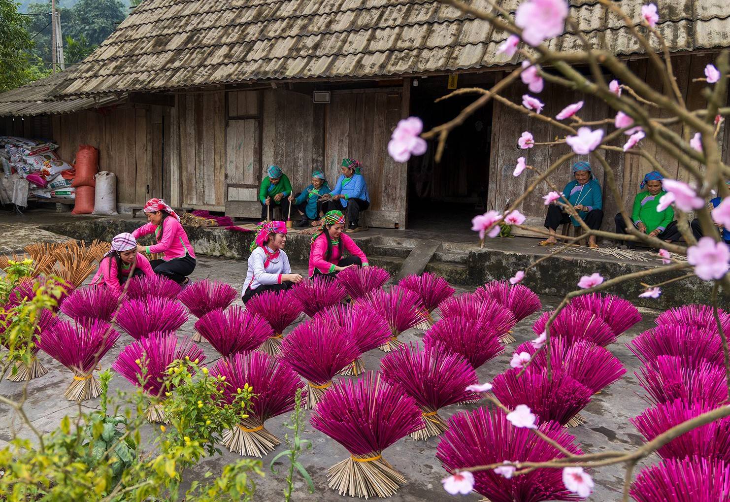 Lào Cai đặt mục tiêu “đánh thức” làng nghề: Gắn bảo tồn với du lịch, hướng tới 70% hoạt động hiệu quả