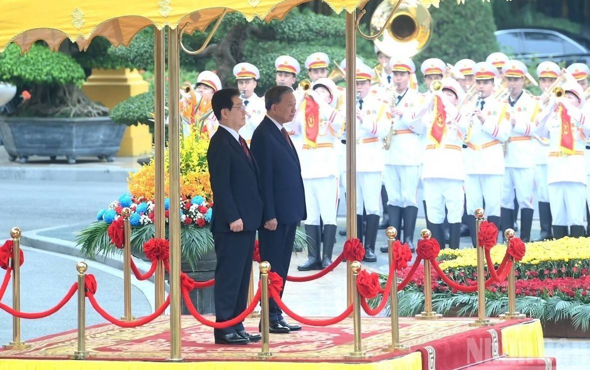 Lễ đón trọng thể Tổng thống Hàn Quốc Lee Jae Myung thăm cấp Nhà nước Việt Nam