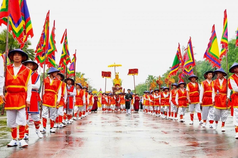 Rực rỡ lễ rước kiệu Đền Hùng
