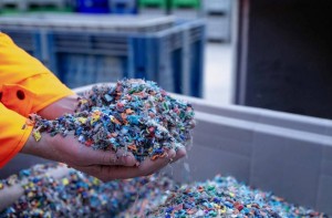 Hành trình biến rác thành tài nguyên tại Việt Nam: Cơ hội kinh tế tỉ đô từ nhựa tái chế